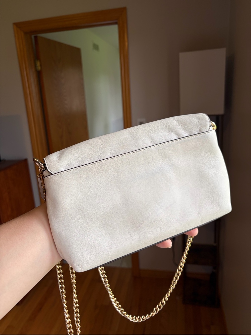 Coach Cream Leather Crossbody with Gold Chain - Picture 2 of 5